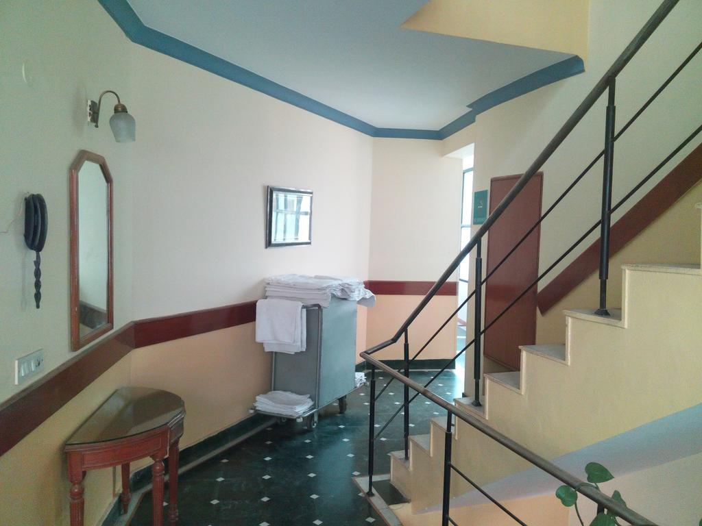 Hotel Queens Residency Gurgaon Luaran gambar