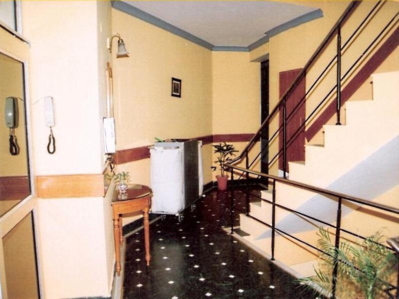 Hotel Queens Residency Gurgaon Luaran gambar
