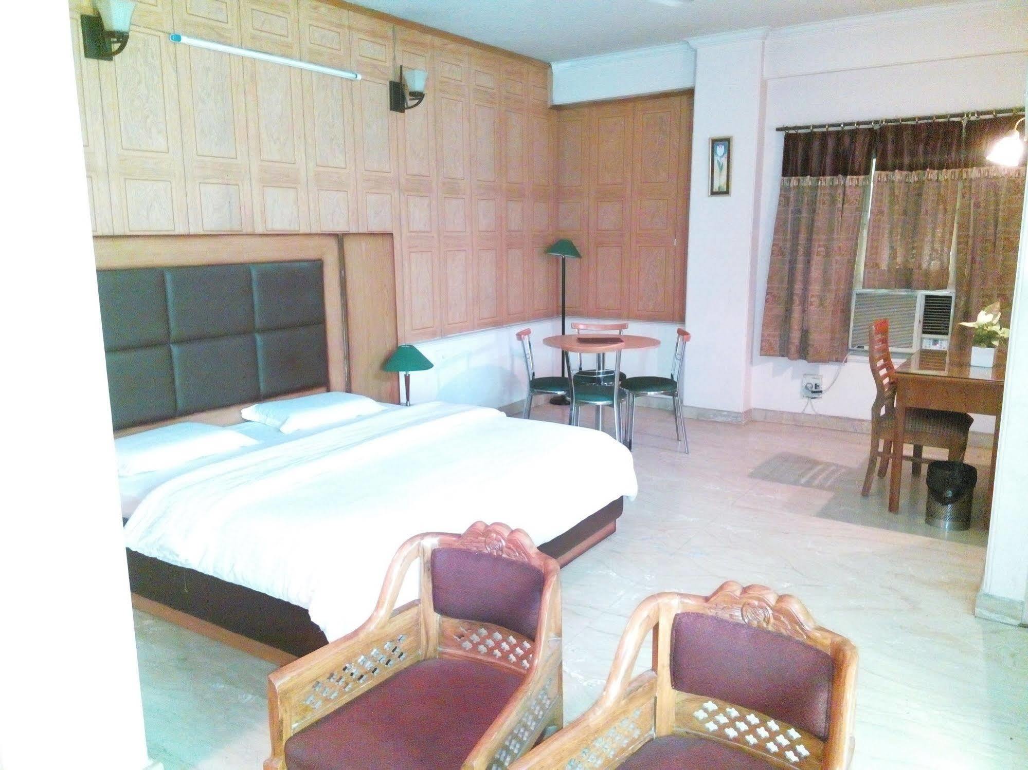 Hotel Queens Residency Gurgaon Luaran gambar