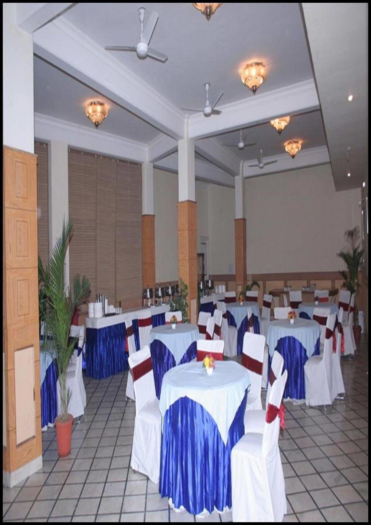 Hotel Queens Residency Gurgaon Luaran gambar