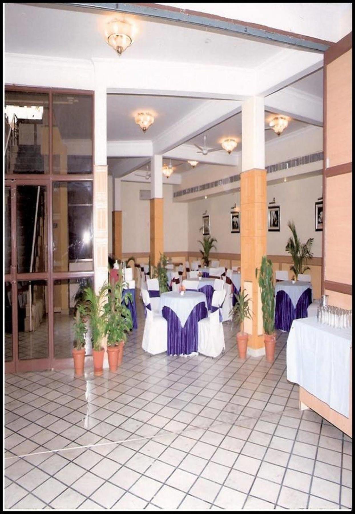 Hotel Queens Residency Gurgaon Luaran gambar